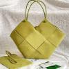 BOV652057RYL-aj　ボッテガヴェネタ BOTTEGAVENETA 2021年最新入荷 イントレチャートナッパ トートバッグ ハンドバッグ ノットレザーストリングクロージャー レディースかばん