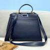 FD2108BML-168　フェンディ FENDI 2021年最新入荷 ピーカブー ミディアム トートバッグ トップハンドルバッグ ハンドバッグ カーフレザー