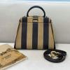 FD2122sT-168　フェンディ FENDI 2021年最新入荷 ピーカブー トートバッグ トップハンドルバッグ ハンドバッグ カーフレザー