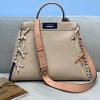 FD5610MQF-168　フェンディ FENDI 2021年最新入荷 ピーカブー トートバッグ トップハンドルバッグ ハンドバッグ 2way 斜め掛け ショルダーバッグ カーフレザー 
