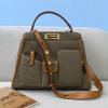 FD8275JL-168　フェンディ FENDI 2021年最新入荷 ピーカブー トートバッグ トップハンドルバッグ ハンドバッグ 2way 斜め掛け ショルダーバッグ