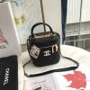 CH1626BK-JS　シャネル CHANEL 2021年最新入荷 スモール ヴァニティー ケース トップハンドルバッグ 斜め掛け ショルダーバッグ 化粧かばん レディースかばん クロスボディバッグ
