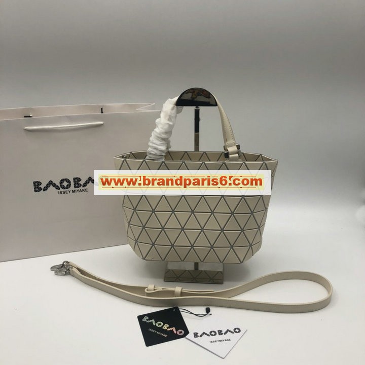 ISM3030MB-99　バオバオイッセイミヤケ BAOBAO issey miyake 2021年最新色入荷 トートバッグ ハンドバッグ トップハンドルバッグ 2way ショルダーバッグ