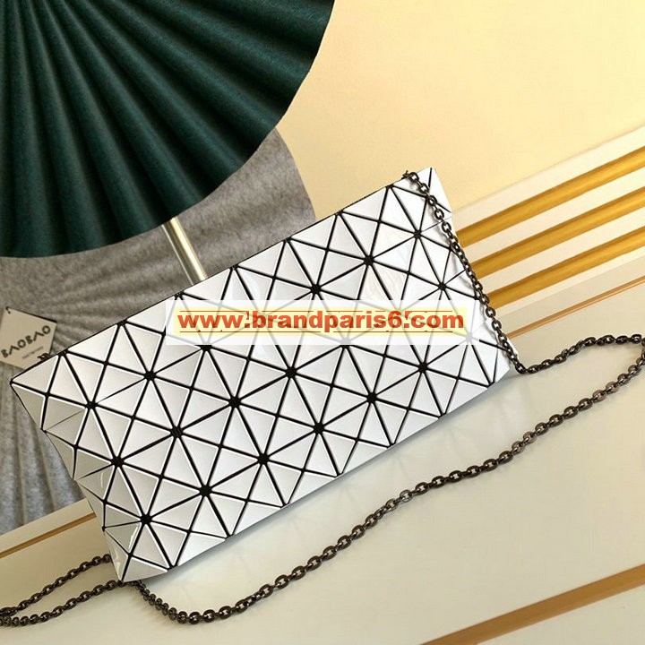 ISM3115BS-99　バオバオイッセイミヤケ BAOBAO issey miyake 2021年最新色入荷 チェーンウォレット 斜め掛け ショルダーバッグ クロスボディバッグ レディースかばん