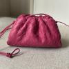 BOV576227XBZR-aj　ボッテガヴェネタ BOTTEGAVENETA 2021年最新入荷 ミニ ザ ポーチ 斜め掛け ショルダーバッグ クロスボディバッグ レディースかばん ラムスキン 