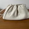 BOV576227XPBS-aj　ボッテガヴェネタ BOTTEGAVENETA 2021年最新入荷 ミニ ザ ポーチ 斜め掛け ショルダーバッグ クロスボディバッグ レディースかばん カーフレザー