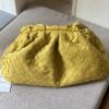 BOV576227ZBYL-aj　ボッテガヴェネタ BOTTEGAVENETA 2021年最新入荷 ザ ポーチ 手持ちかばん クラッチバッグ イブリングバッグ レディースかばん ラムスキン