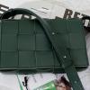 BOV578004SG-aj　ボッテガヴェネタ BOTTEGAVENETA 2021年最新入荷 パデッド カセット 斜め掛け ショルダーバッグ レディースかばん ラムスキン