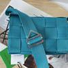 BOV680513BLS-aj　ボッテガヴェネタ BOTTEGAVENETA 2021年最新入荷 カセット 斜め掛け ショルダーバッグ クロスボディバッグ スクエアバッグ マグネットクロージャー