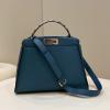 FD2110FL-168　フェンディ FENDI 2022年最新入荷 ピーカブー トートバッグ トップハンドルバッグ ハンドバッグ 2way 斜め掛け ショルダーバッグ クロスボディバッグ カーフレザー 