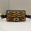 FD8539LBW-168　フェンディ FENDI 2022年最新入荷 トップハンドルバッグ ハンドバッグ トートバッグ 2way 斜め掛け ショルダーバッグ クロスボディバッグ