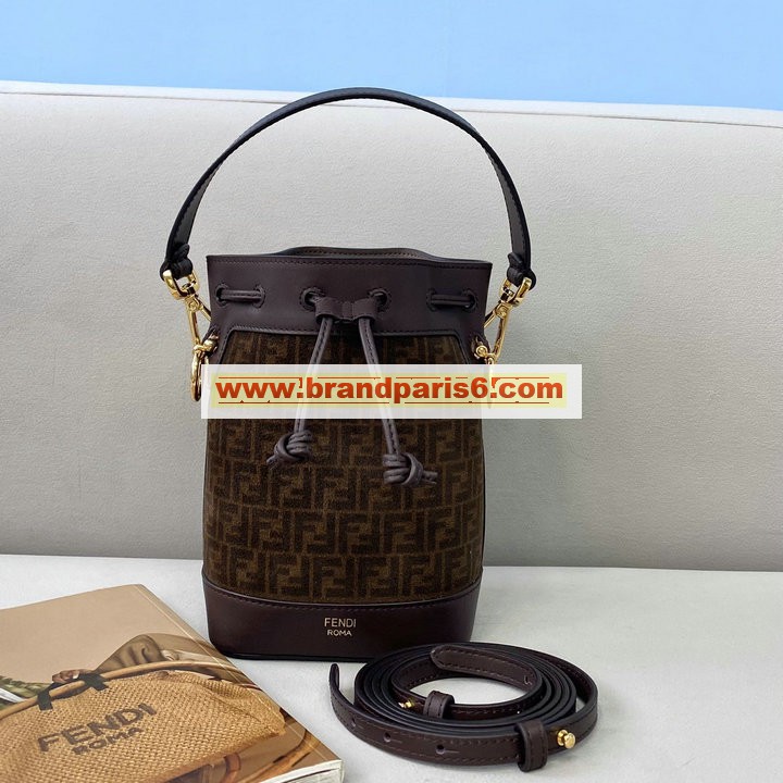 FD8365BSK-168　フェンディ FENDI 2022年最新入荷 モン トレゾール バゲットバッグ クロスボディ レディースかばん 斜め掛け ショルダーバッグ