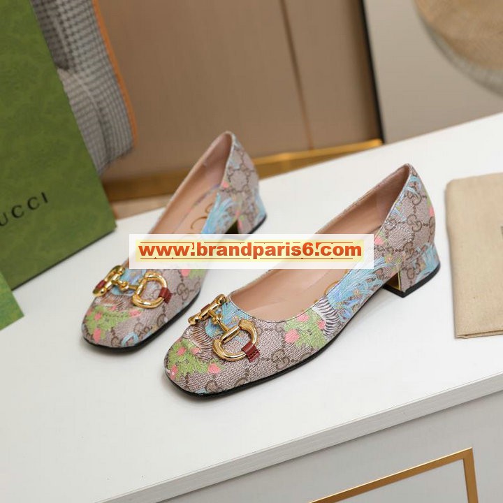 GGJ22024-26　グッチ GUCCI 2022年夏最新入荷 TIGER ホースビット付き ウィメンズ フラットシューズ ローヒール パンプス レディースシューズ 靴 ローファー