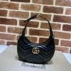 GG699514BK-057　グッチ GUCCI 2022年最新作 GGマーモント ハーフムーンシェイプ ミニバッグ ホーボーバッグ 斜め掛け チェーンバッグ クロスボディバッグ カーフレザー