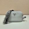 PD1BD082ZQL-GH　プラダ PRADA 2022年最新入荷 スクエアバッグ 斜め掛け ショルダーバッグ クロスボディバッグ カーフレザー レディースかばん