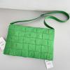 BOV691407GL-025　ボッテガヴェネタ BOTTEGAVENETA 2022年最新入荷 カセット 斜め掛け ショルダーバッグ クロスボディバッグ 男女兼用
