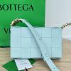 BOV666870QL-aj　ボッテガヴェネタ BOTTEGAVENETA 2023年最新入荷 カセット フラップバッグ ミニバッグ 斜め掛け ショルダーバッグ クロスボディバッグ マグネットクロージャー