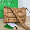 BOV717089SX-aj　ボッテガヴェネタ BOTTEGAVENETA 2023年最新入荷 カセット フラップバッグ 斜め掛け ショルダーバッグ クロスボディバッグ マグネットクロージャー