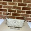 GG739166BS-057　グッチ GUCCI 2023年最新入荷 GGマーモント 斜め掛け ショルダーバッグ フラップバッグ チェーンポーチ クロスボディバッグ レザー