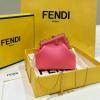 FD80018SMH-168　フェンディ FENDI 2023年最新入荷 ファースト ミニバッグ チェーンポーチ 斜め掛け ショルダーバッグ クロスボディバッグ レディースかばん