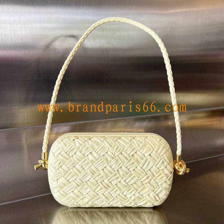 BOV717623ZQY-aj　ボッテガヴェネタ BOTTEGAVENETA 2023年最新入荷 ノット クラッチバッグ 手持ちかばん イブニングバッグ ストラップが付き マグネットフレームクロージャー