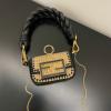 FD36036CBXK-BXN　フェンディ FENDI 2023年最新入荷 ナノバゲットバッグ チェーンポーチ 斜め掛け ショルダーバッグ クロスボディバッグ スマートフォンケース