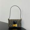 FD83311BKF-BXN　フェンディ FENDI 2023年最新入荷 スマートフォンケース 携帯ケース 斜め掛け ショルダーバッグ クロスボディバッグ 