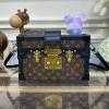 M45943-057　ルイヴィトン LOUISVUITTON 2023年最新入荷 プティット マル トランクバッグ 斜め掛け ショルダーバッグ クロスボディバッグ スクエアバッグ レディースかばん