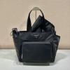 PD1BG102BK-025　プラダ PRADA 2023年最新入荷 ベビーバッグ トートバッグ ハンドバッグ 2way ショルダーバッグ リサイクルナイロン