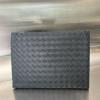 BOV607479PKG-aj　ボッテガヴェネタ BOTTEGAVENETA 2023年最新入荷 イントレチャート ハーフファスナーポーチ 手持ちかばん メンズかばん ビジネスバッグ クラッチバッグ
