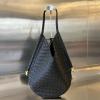 BOV740990BK-aj　ボッテガヴェネタ BOTTEGAVENETA 2023年最新入荷 ミディアム ソルスティス ショルダーバッグ ホーボーバッグ クロスボディバッグ レディースかばん