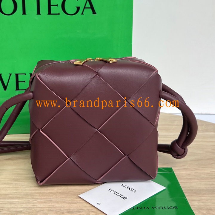 BOV701915JH-aj　ボッテガヴェネタ BOTTEGAVENETA 2023年最新入荷 ミニ カセット カメラバッグ 斜め掛け ショルダーバッグ クロスボディバッグ スクエアバッグ