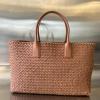 BOV608811QTH-aj　ボッテガヴェネタ BOTTEGAVENETA 2024年最新入荷 スモール カバ トートバッグ トップハンドルバッグ ハンドバッグ レディースかばん イントレチャートレザー