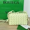 BOV680254PQG-aj　ボッテガヴェネタ BOTTEGAVENETA 2024年最新入荷 ミニ ループ カメラバッグ 斜め掛け ショルダーバッグ クロスボディバッグ