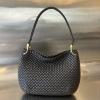 BOV730969SK-aj　ボッテガヴェネタ BOTTEGAVENETA 2024年最新入荷 ラージ クリッカー ショルダーバッグ ホーボーバッグ レディースかばん