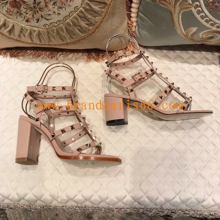 VTJ24030ZLF-26　ヴァレンティノ Valentino 2024年最新入荷 ロックスタッズ スリングバック サンダル ミドルヒールシューズ スクエアヒールミュールサマーサンダル  レディースシューズ 靴