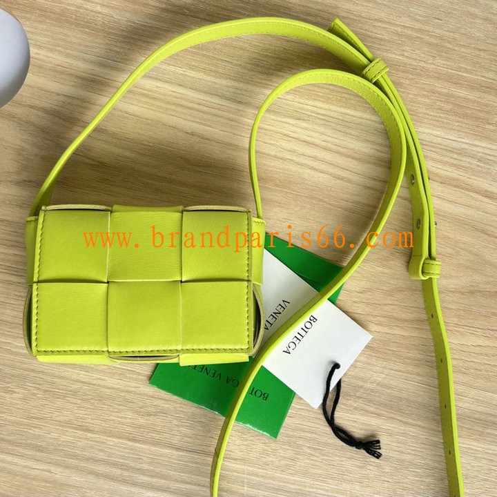 BOV666688YNY-aj　ボッテガヴェネタ BOTTEGAVENETA 2024年最新入荷 キャンディー カセット フラップバッグ ミニバッグ 斜め掛け ショルダーバッグ クロスボディバッグ