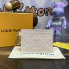 M82170-057　ルイヴィトン LOUISVUITTON 2023年最新入荷 カードケース ポルト カルト LV チャーム カードポケット 名刺入れ モノグラムアンプラント レザー