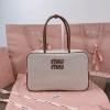 MM5BB117BBZ-99　ミュウミュウ MIUMIU 2024年最新入荷 トートバッグ トップハンドルバッグ ハンドバッグ ボウリングバッグ レディースかばん