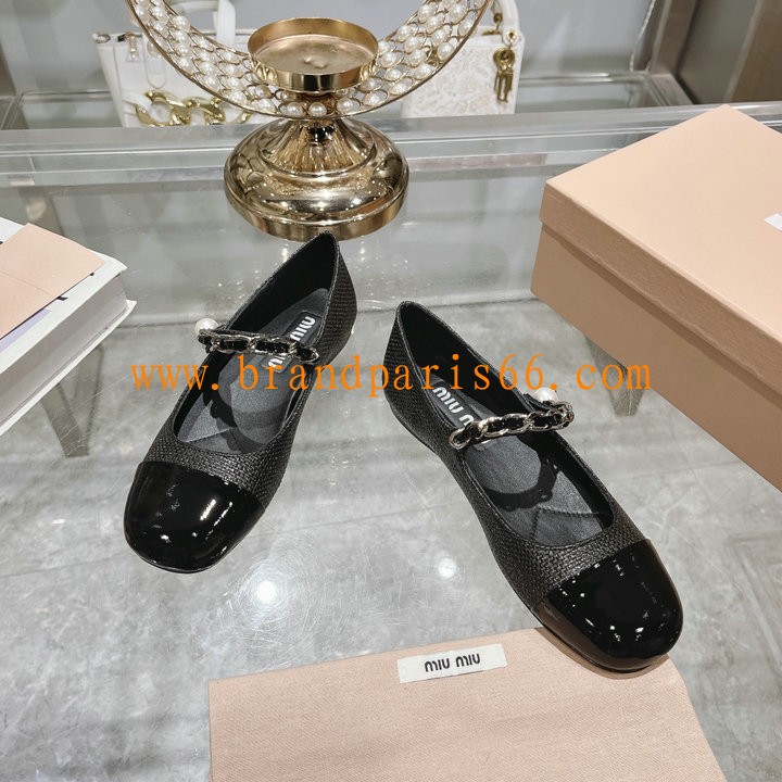 MMJ24007BK-26　ミュウミュウ MIUMIU 2024年最新入荷 ウィメンズ パンプス ローファーシューズ バレーシューズ フラットシューズ レディースシューズ 靴