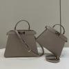 FD8BN321ASQH-168　フェンディ FENDI 2024年最新入荷 ピーカブー ISeeU ミディアム トートバッグ トップハンドルバッグ ハンドバッグ 2way ショルダーバッグ
