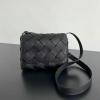 BOV795637BK-aj　ボッテガヴェネタ BOTTEGAVENETA 2024年最新入荷 ディアゴ クロスボディバッグ メンズ レディース ショルダーバッグ イントレチャートグレインレザー 黒