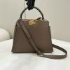 FD8BN302PJQK-168　フェンディ FENDI 2024年最新入荷 ピーカブー スモール ハンドバッグ トートバッグ 2way ショルダーバッグ レディース