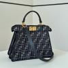 FD8BN327BNSL-168　フェンディ FENDI 2024年最新入荷 ピーカブー ISeeU スモール ハンドバッグ トートバッグ 2way ショルダーバッグ レディース ダークブルーFFシェニールバッグ 