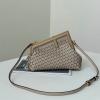 FD8BP129ZQLF-168　フェンディ FENDI 2024年最新入荷 ファースト スモール  クラッチバッグ ショルダーバッグ レディース 