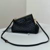 FD8BP129ZQBK-168　フェンディ FENDI 2024年最新入荷 ファースト スモール  クラッチバッグ ショルダーバッグ レディース 