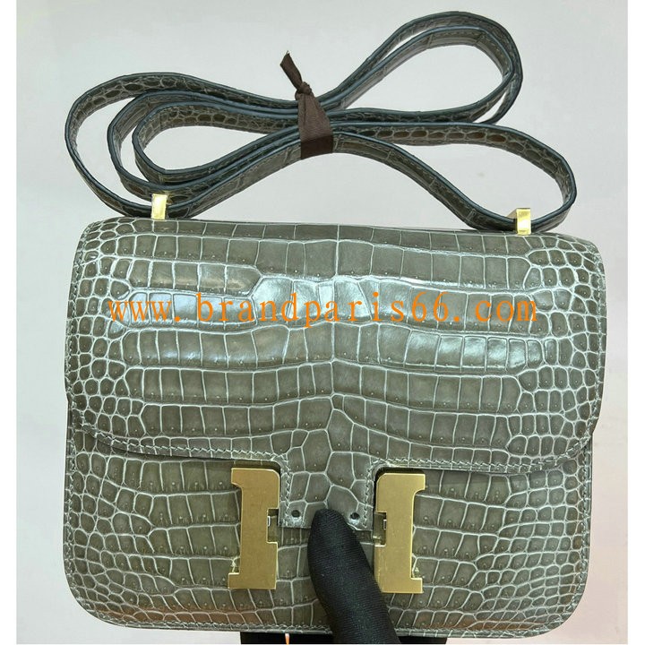 H108219EWJHS-063　エルメス HERMES 2024年最新入荷 コンスタンス ショルダーバッグ レディース American crocodile