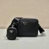 PD2VH142-99　プラダ PRADA 2022年最新作 斜め掛け ショルダーバッグ クロスボディバッグ スクエアバッグ リサイクル ナイロン