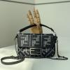 FD8BS017QNSL-168　フェンディ FENDI 2024年最新入荷 バゲット ミニ チェーン ショルダーバッグ レディース