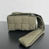 BOV628951QLHG-aj　ボッテガヴェネタ BOTTEGAVENETA 2024年最新入荷 パデッド テック カセット フラップバッグ ショルダーバッグ マグネットクロージャー